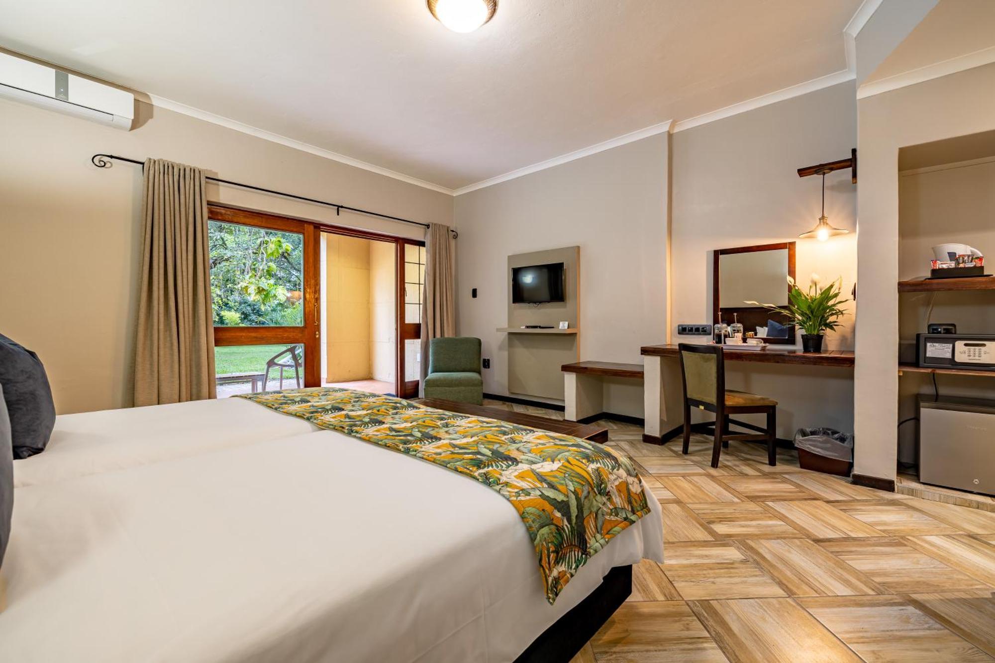 Hotel Numbi & Garden Suites Hazyview Exterior photo
